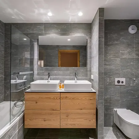 Bel à Avec Parking à 300m Des Pistes - Fr-1-562-5 Apartamento Courchevel